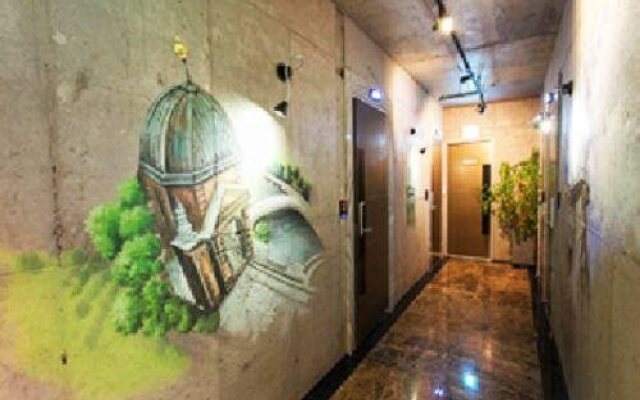 Yeongdeungpo Chateau Hotel