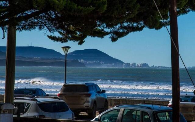 El Pueblo Aparts - Rada Tilly