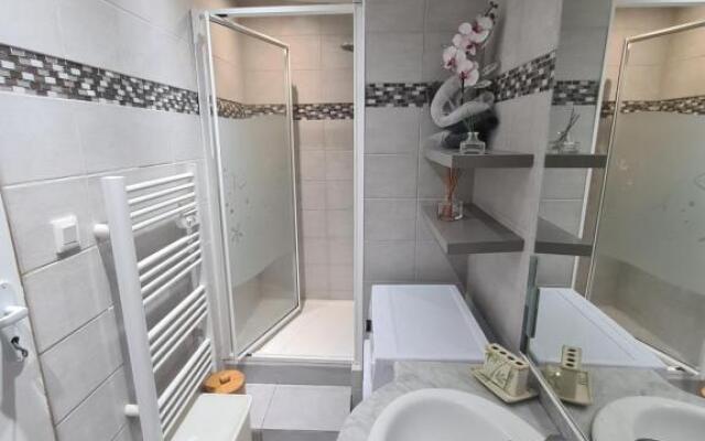 Dépendance de 30m² dans maison avec entrée privée