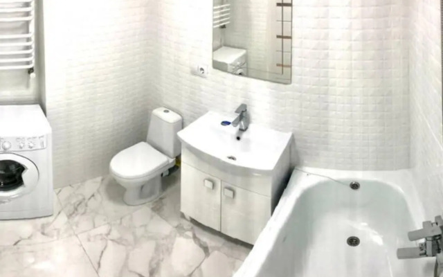 Новобудова Авалон, Стрийська