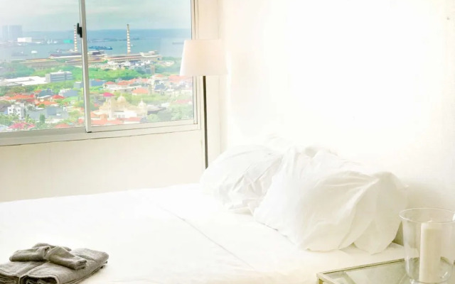 Marina Mediterania Ancol by Andrew