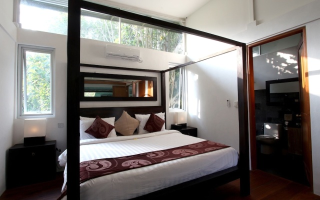 Tree Tops Villa – Guest Rooms – Beraban