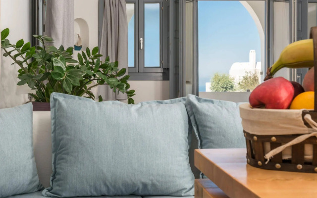 Aspronisi Luxury Villa
