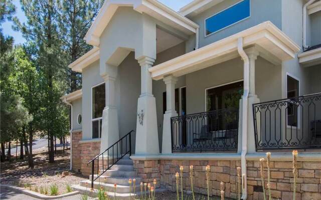 Casa Elegante - Four Bedroom Cabin