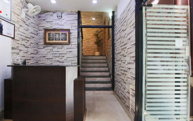 FabHotel Kailash Colony Metro Station