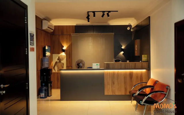 Momo's Hotel