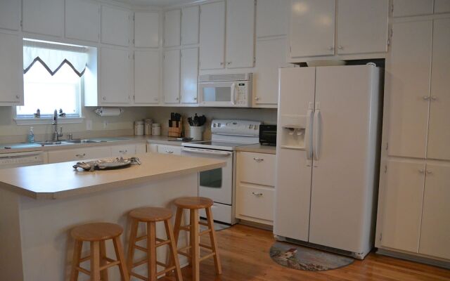 Lotz A View by RedAwning