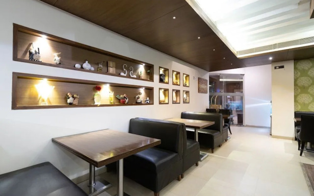 Avalon Hotel by OYO Rooms