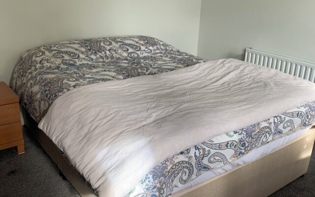 Beautiful 2-bed Apartment