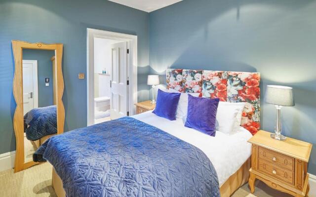 Host Stay The Lakehouse