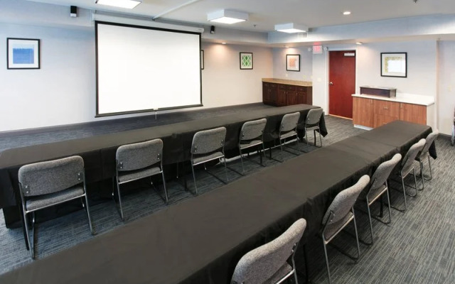 Holiday Inn Express Cincinnati Se Newprt