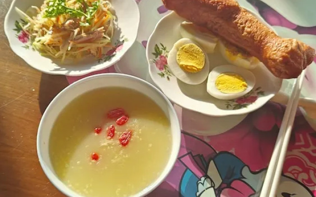 Mommy's home with breadfast and more