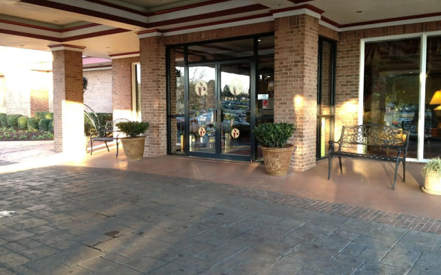 Magnuson Grand Hotel & Conference Center Tyler