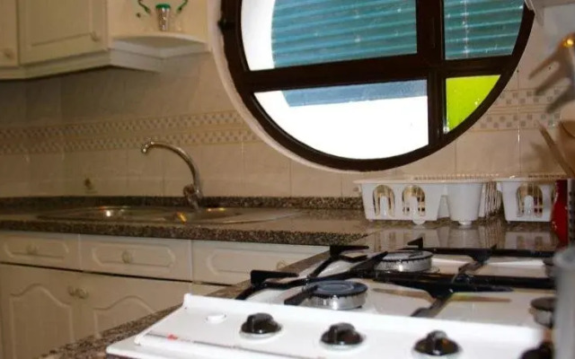 Surf Riders & Co - Surf Camp Moinhos