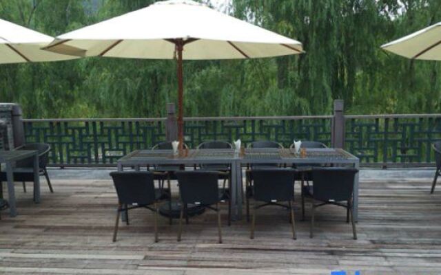 Duan’s Quadrangle Inn