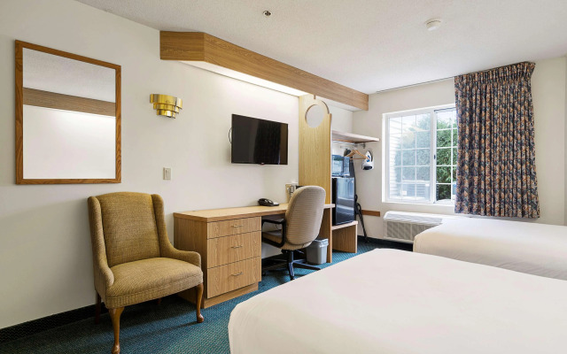 Charlevoix Inn & Suites SureStay Collection by Best Western