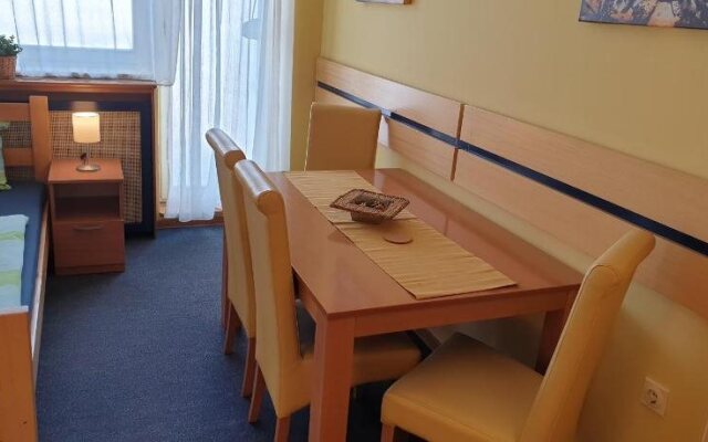 Spirit Hostel and Apartments