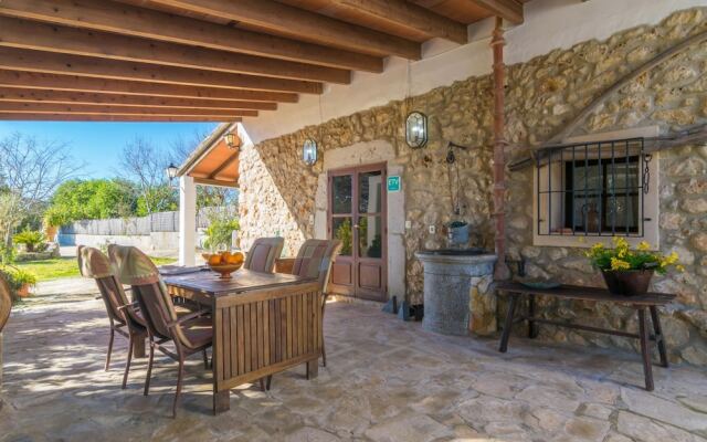 Cas Ciutada in Inca With 2 Bedrooms and 1 Bathrooms