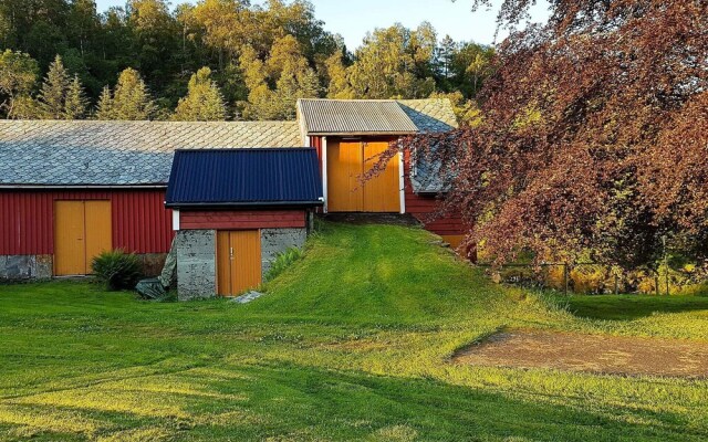 6 Person Holiday Home in Lonevåg