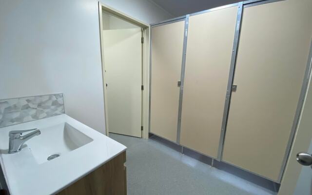 Airport Westney Lodge