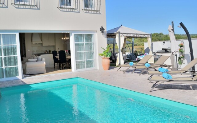 Sunlit Villa in Buje With Swimming Pool
