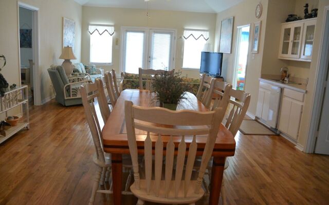 Lotz A View by RedAwning