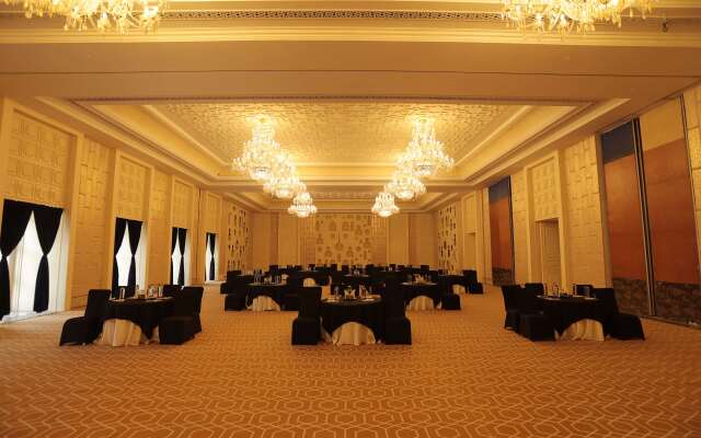 Radisson Blu Udaipur Palace Resort & Spa