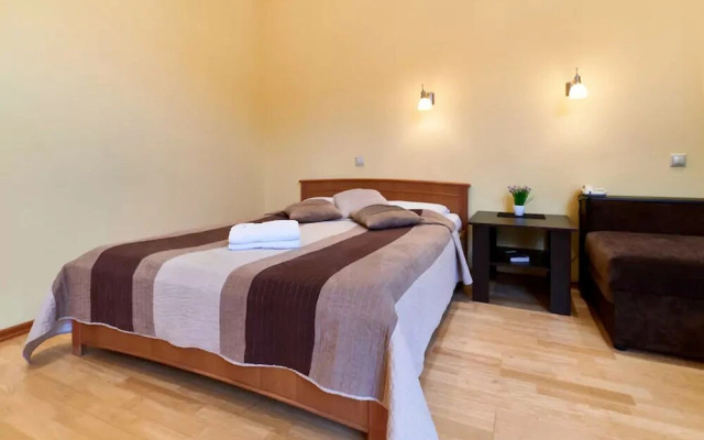 Home-Hotel Mikhaylovskiy per. 9B-1