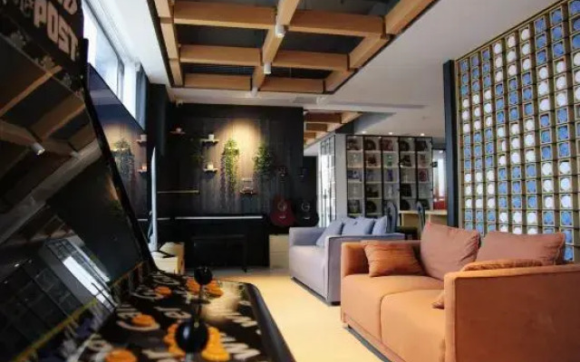 Splendid Entertainment Hotel (Guiyang Xintianzhai Xintian Metro Station Store)