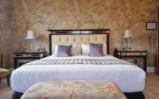 Weston Manor Hotel