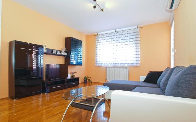 Apartment 1920