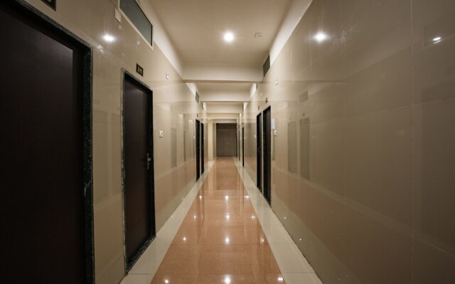 Spot On 23725 Jay Shanti Palace Hotel