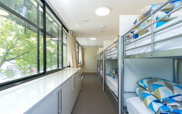 Hobson Lodge - Hostel