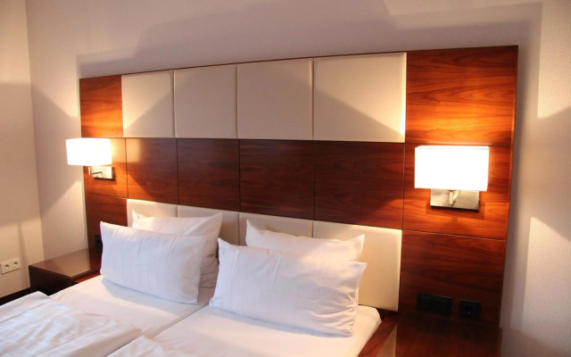 Hotel Adena