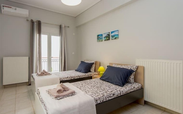 Thano's Stylish Flat, Just 150m To The Beach