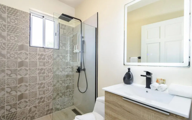 2br2 5BA Townhome - Fullyequipped - Pool - Parking