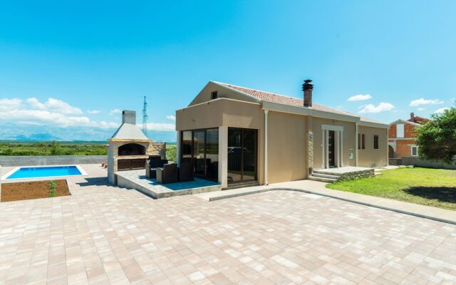 Fantastic Villa Maslina with private pool