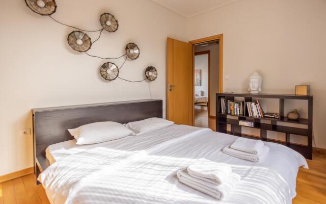 Luxury 2 bdr Penthouse Apt With Acropolis View