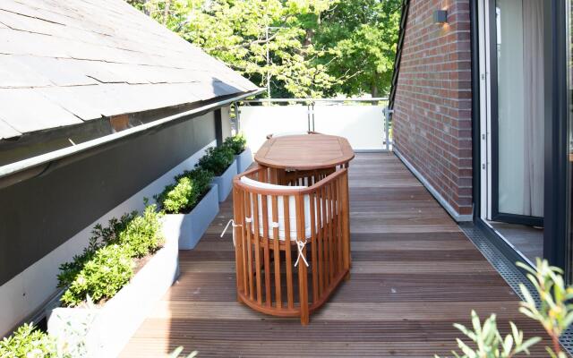 Tastefully furnished, modern and light-flooded apartment.