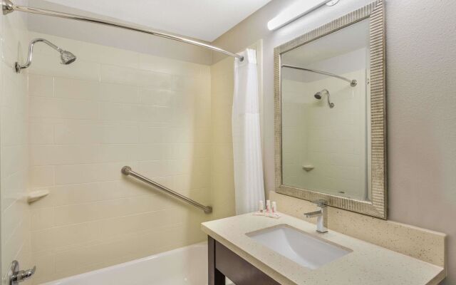 Comfort Inn & Suites North Little Rock JFK Blvd