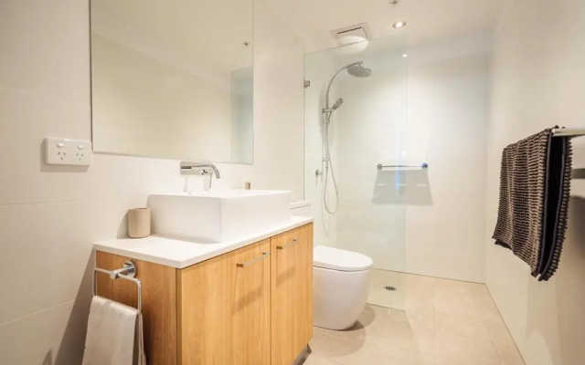 A Cut Above The West - Pool - Rooftop Bar - Gym - Wifi