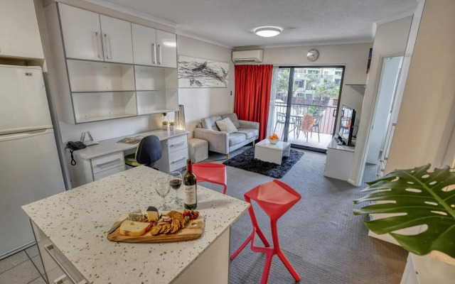 Central Brunswick Apartment Hotel