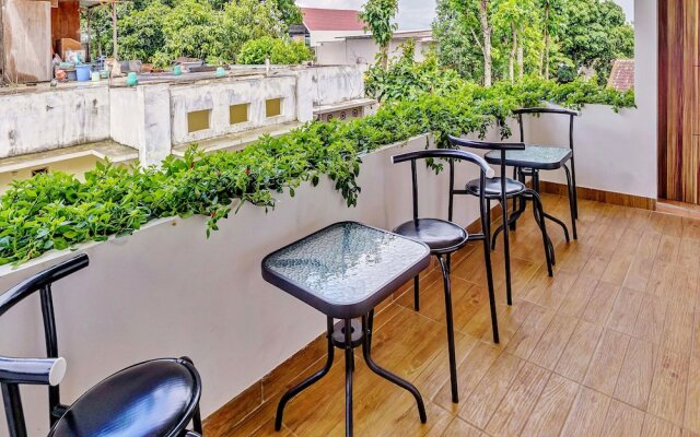 Super OYO 90828 Ara Guest House
