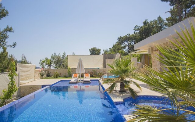 Villa Mucize by Akdenizvillam