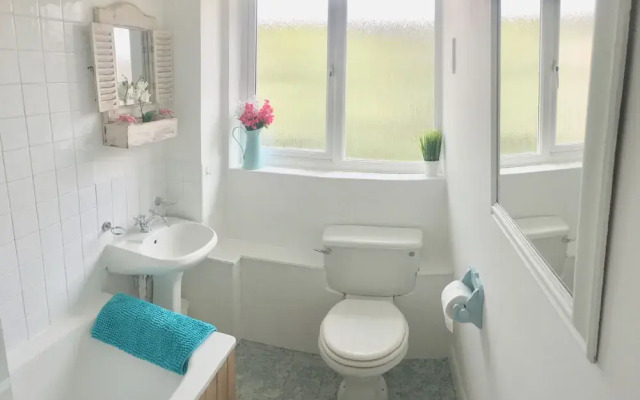 Apple Perch 2BR Flat-Free Parking