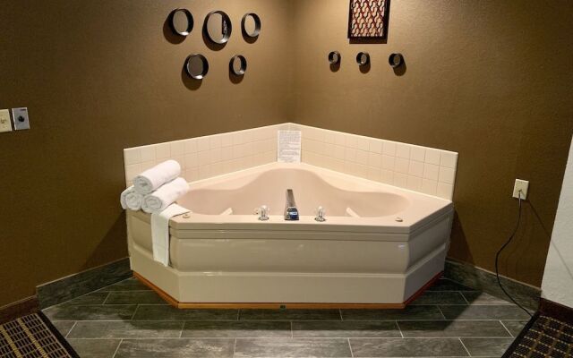 Quincy Inn and Suites