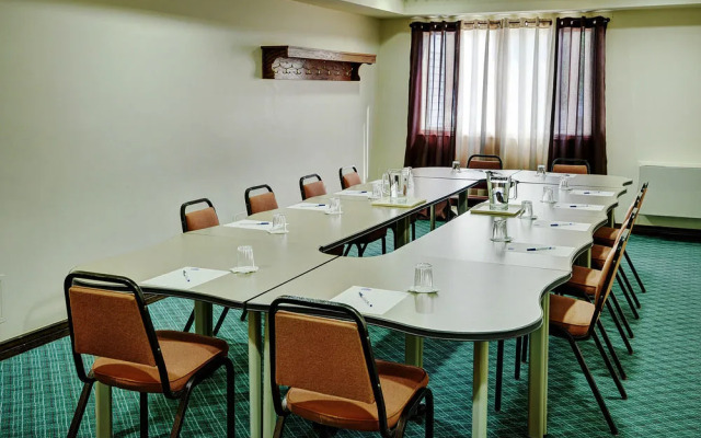 Lakeview Inn And Suites Bathurst