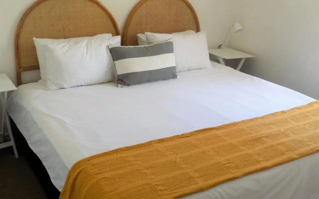 11 Mustique, Riverclub