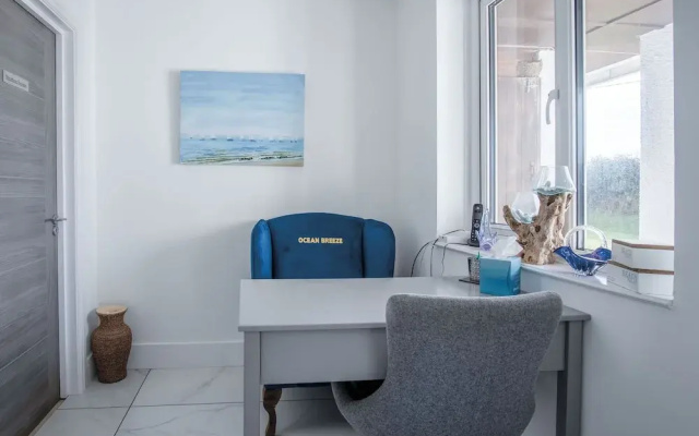 Oasis - 2 Bed Apartment - Ocean Breeze