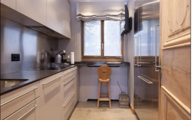 Apartment in villa in the heart of St. Moritz-Dorf